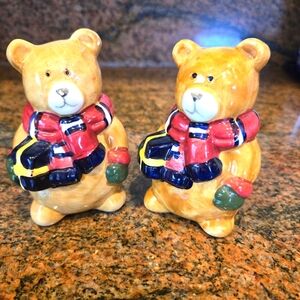 Vintage Christmas Teddy Bear Bearing Gifts Salt & Pepper Shakers